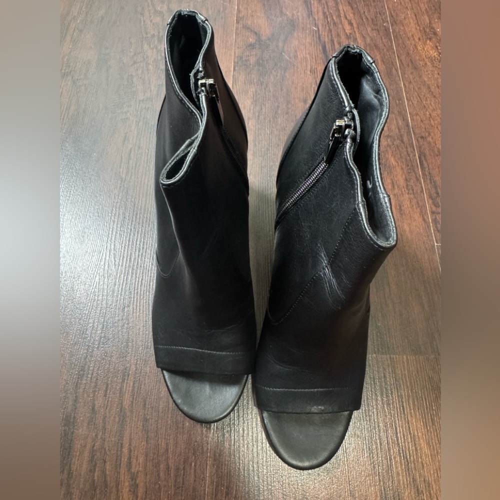 Vince Fionn Open Toe Leather Bootie Sz 9M